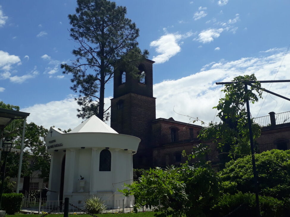 Mausoleo y Capilla Cristo Caminante visita La Obra - Mausoleo y Capilla Visita