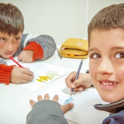 Contribuye con nuestras iniciativas de ayuda a través de donaciones, y juntos construiremos un mejor futuro para los niños y niñas.