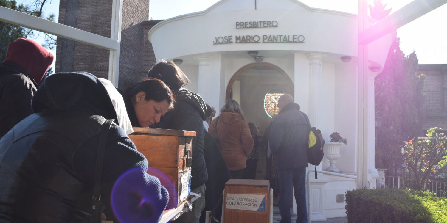 homenajes Padre Mario