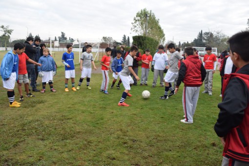 8 escuelas primarias de nuestra zona participan de la Copa Catán Shopping.