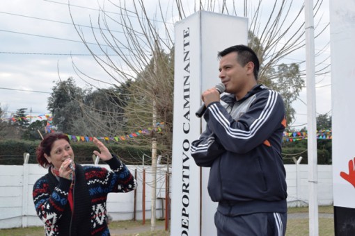 Silvia Tapia y Sergio “Mona” Jiménez animaron la jornada con la calidez de siempre.