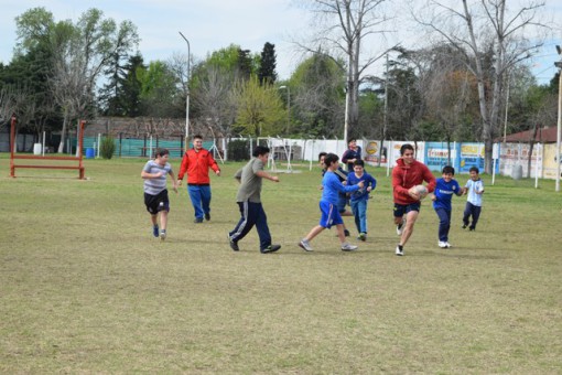 Partido de rugby en el cierre de la clase. 
