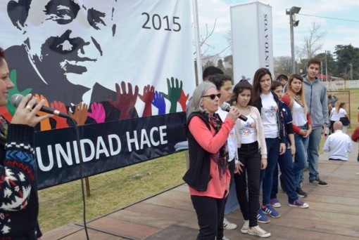Los alumnos del Taller de Voluntariado de nuestra escuela secundaria hicieron su aporte solidario acompañado por sus profesoras.
