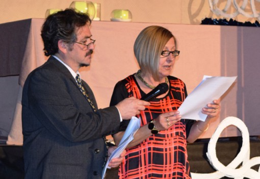 La profesora Silvia Lo Faro destacó que toda la comunidad vive como propio el logro de estos 70 nuevos profesionales.