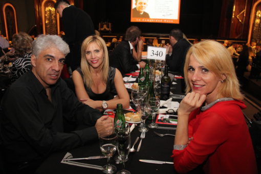 Las actrices Adriana Salonia y Viviana Puerta junto al periodista Francisco Marmol también se sumaron para contribuir con el Fondo de Becas Educativas.