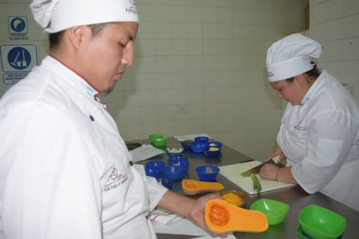 Gastronomía es uno de los cursos que se ofrece en nuestro Centro de Formación Profesional “Plaza de Artes y Oficios”.
