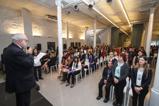 El Rector de la Universidad ISALUD, Dr. Rubén Torres, dirigió el acto de Jura de los nuevos profesionales.
